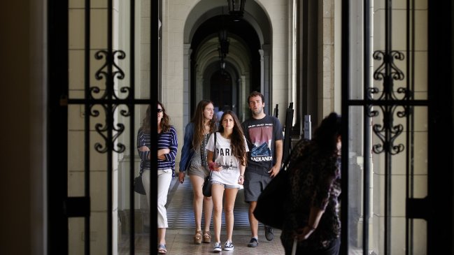   Corte ordenó a Universidad de Magallanes permitir titulación de estudiante pese a deuda de aranceles 