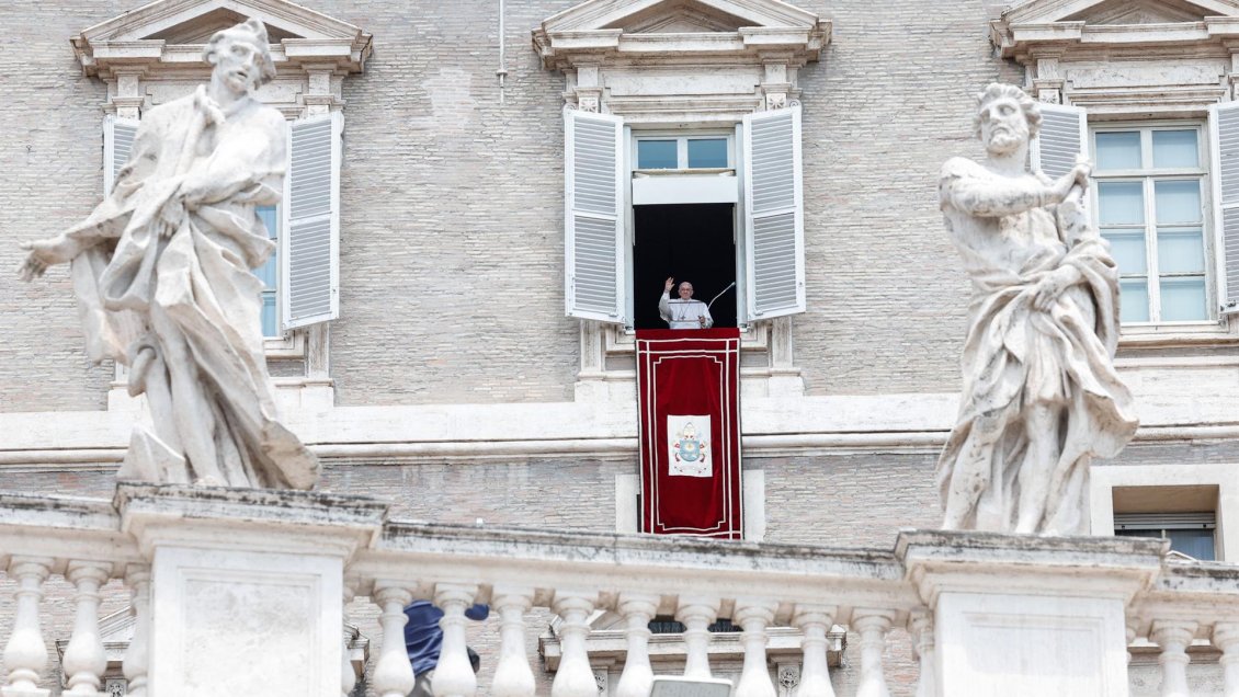Vaticano dice que fallo del aborto en EEUU interpela al mundo y pide reabrir 