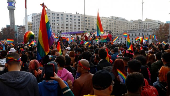   Marcha del Orgullo: Miles desbordaron las calles de Santiago por los derechos aún pendientes de las diversidades 