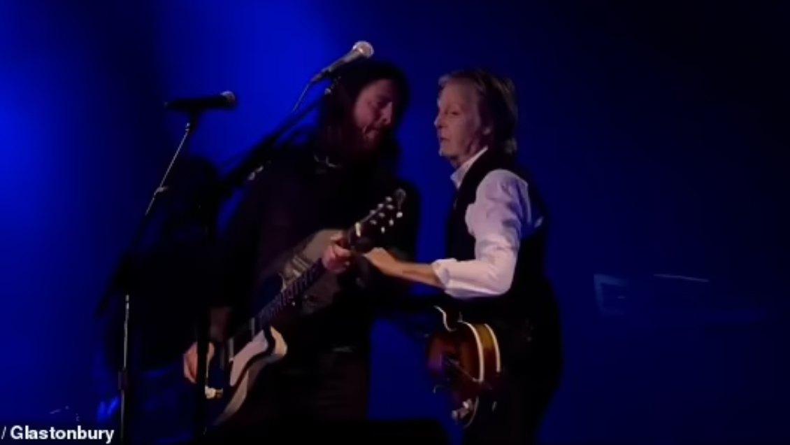 Dave Grohl volvió a la vida pública como invitado de Paul McCartney en Glastonbury