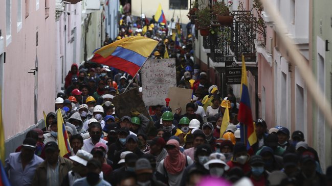   Las protestas y el diálogo continúan en Ecuador tras reunión de Gobierno e indígenas 