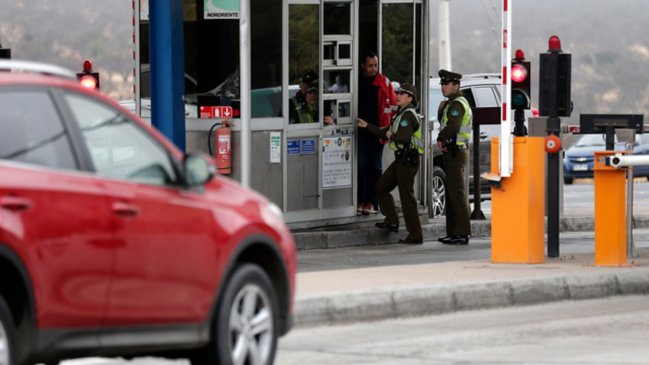 Camiones con patentes ocultas y cargados con madera arrasaron con barrera de peaje en el Biobío