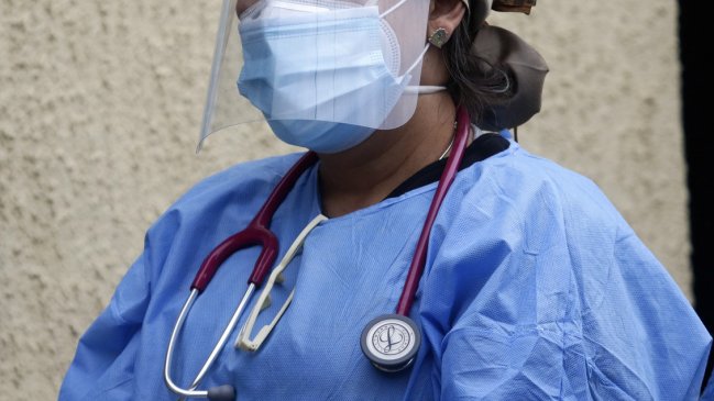 Ex compañera de trabajo y su pareja detenidos por ataque a enfermera en Las Condes