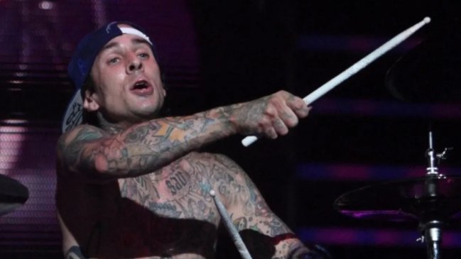 Una pancreatitis fue lo que obligó a Travis Barker a internarse