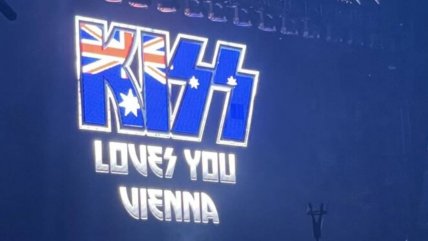   Faltaron a la clase de geografía: KISS saluda a Austria pero con bandera de Australia 