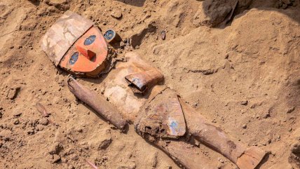   Perú: Arqueólogos hallaron escultura de madera en perfecto estado en Chan Chan 