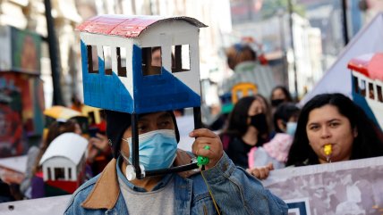  Porteños marcharon para exigir una empresa publica de ascensores en Valparaíso  