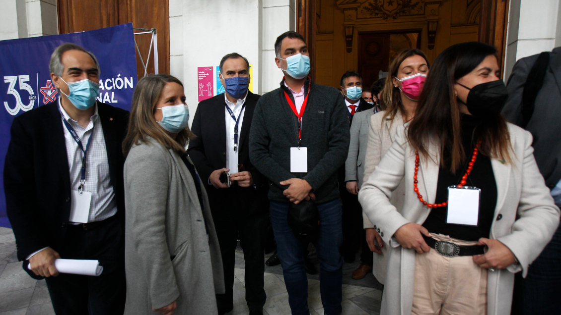 La derecha evalúa acto público en el Teatro Caupolicán para reafirmar sus compromisos constitucionales