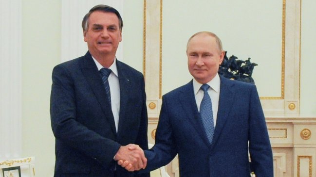 Bolsonaro afirma que ultima acuerdo con Putin para comprar diésel 