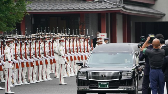 Shinzo Abe es despedido en un funeral íntimo que congregó a miles en Tokio