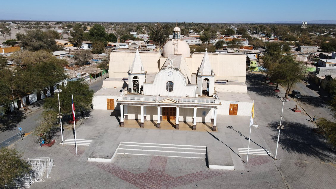 Cientos de personas llegaron hasta La Tirana pese a suspensión de la fiesta