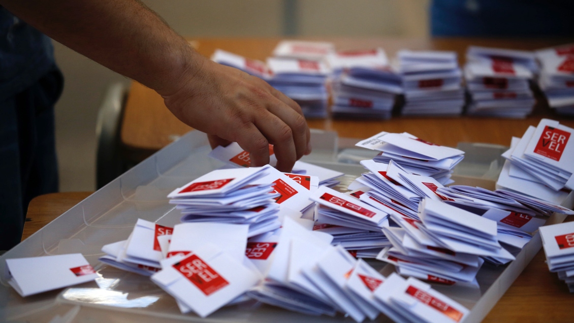 Diputados UDI presentarán reforma constitucional para impedir que reos puedan votar