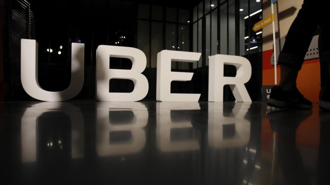 Tras escándalo internacional revelan nutrida agenda de lobby de Uber en Chile