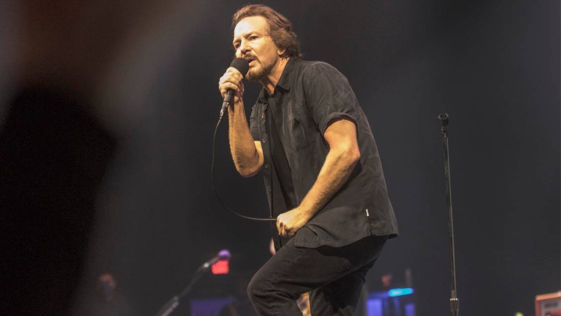 Eddie Vedder expulsó a fan de show por comportamiento violento