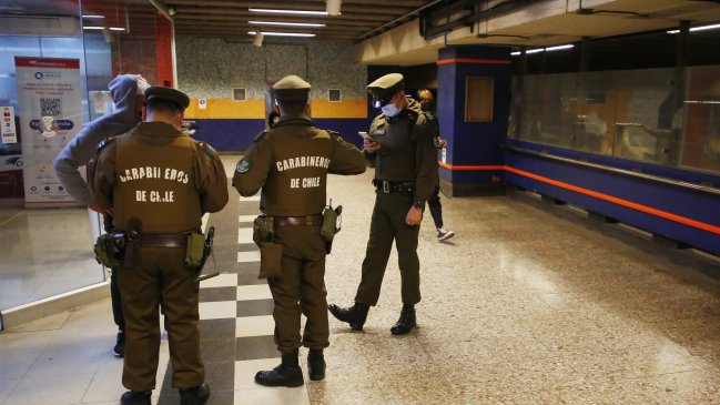 Ministerio del Interior y Metro anunciaron mayor presencia de Carabineros en estaciones críticas