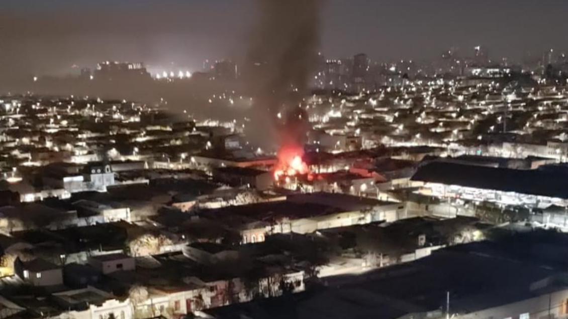 Incendio en el centro de Santiago dejó una persona fallecida
