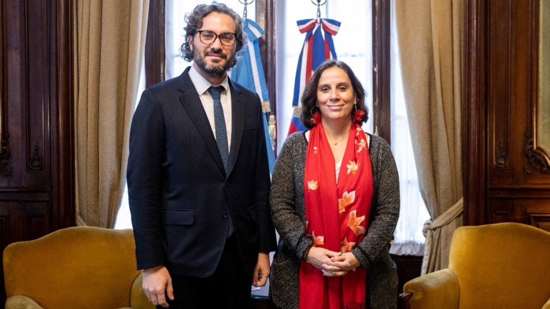 Canciller Urrejola se reunió con homólogo argentino: 