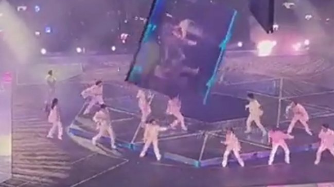 Dramático: Pantalla gigante aplastó a bailarines durante un show en Hong Kong