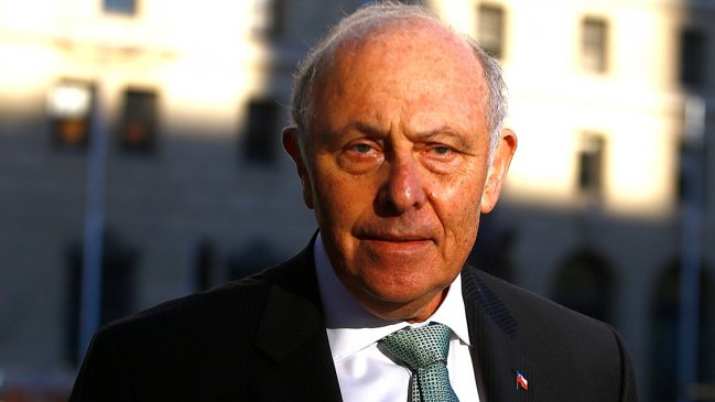 Cancillería no postulará a Claudio Grossman para la Corte Internacional de La Haya