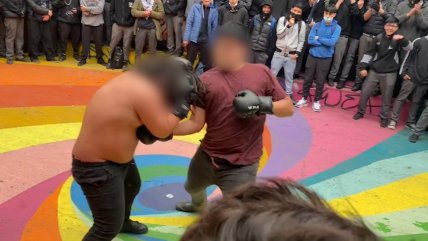   Estudiantes del Instituto Nacional y del Liceo Lastarria convirtieron el Paseo Bandera en un 