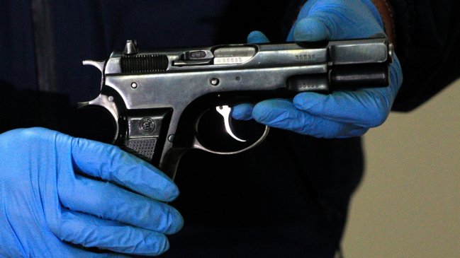 Operativos simultáneos de la PDI por microtráfico de drogas y tráfico de armas dejaron 27 detenidos