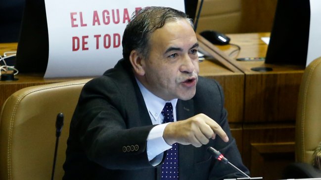 Senador Espinoza: Si triunfa el Rechazo es responsabilidad de quienes radicalizaron el texto constitucional actual