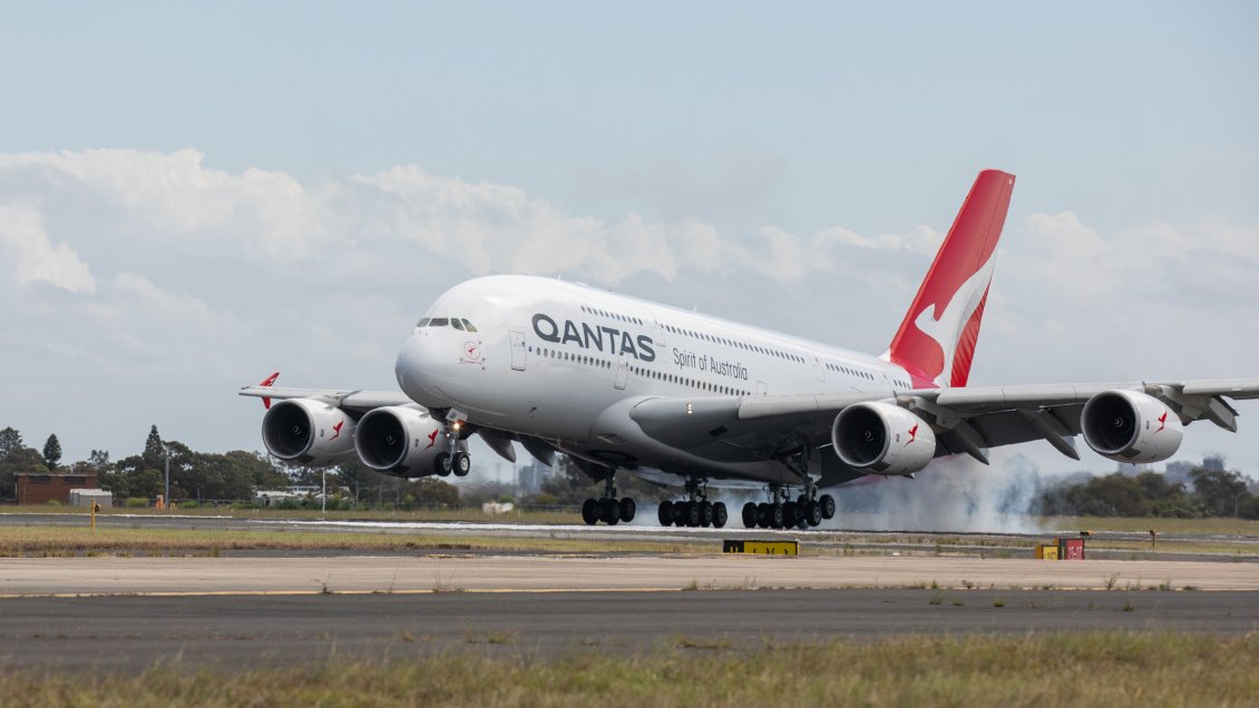 Qantas pide a sus gerentes que trabajen como operadores de equipaje