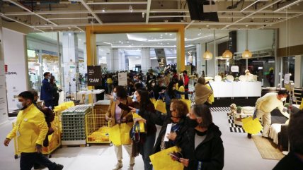 Con largas filas debutó la primera tienda IKEA de Sudamérica
