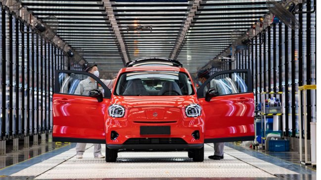 China registra récord de exportaciones de automóviles en julio