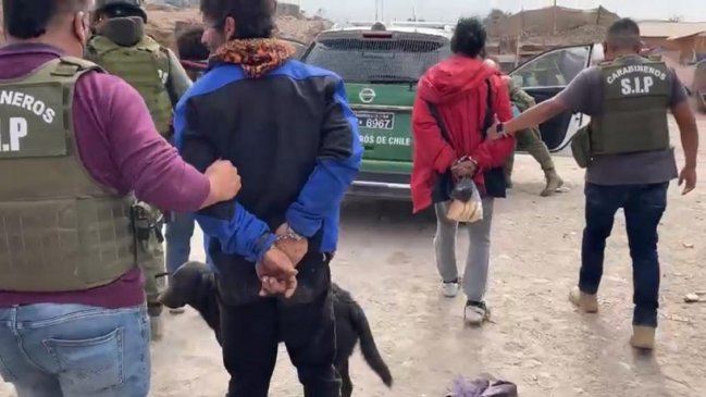 Carabineros encontró nueve vehículos robados en taller clandestino de Arica