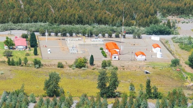 YPF y ENAP acordaron negociar la exportación de petróleo argentino hacia Chile