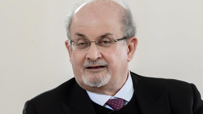   Varias figuras francesas piden el Nobel para el escritor Salman Rushdie 