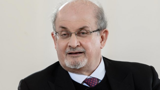 Varias figuras francesas piden el Nobel para el escritor Salman Rushdie