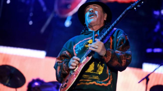 Carlos Santana está recuperado y de vuelta en los escenarios tras colapso durante concierto