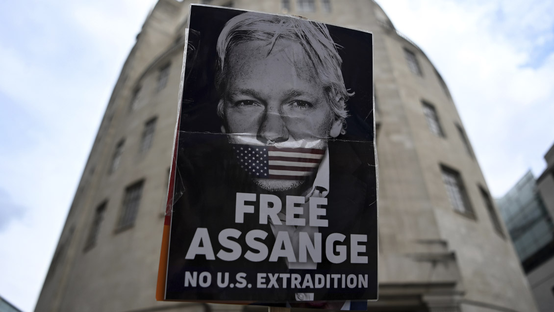 Periodistas y abogados demandan a la CIA por supuesto espionaje en visitas a Assange