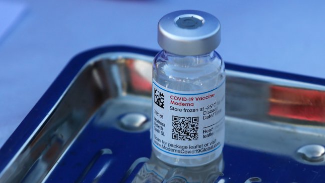 Pionero en el mundo, Reino Unido aprobó una vacuna bivalente contra el Covid-19