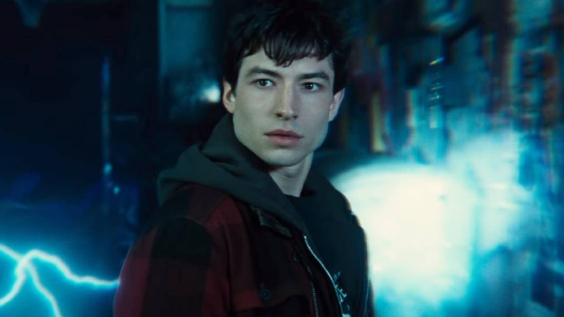 Ezra Miller pide disculpas y asume 