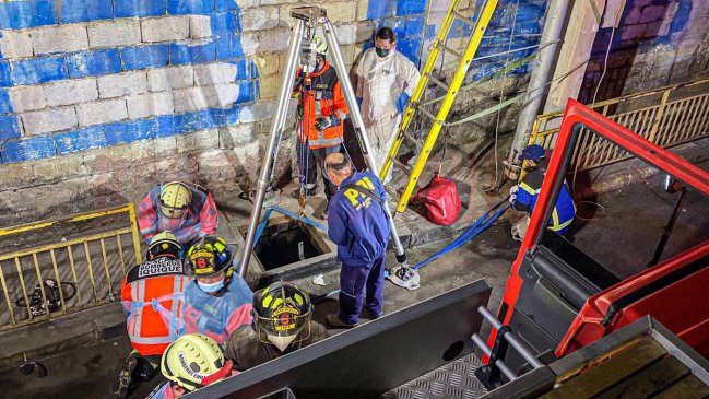  Bomberos rescató cuerpo hallado en una cabina subterránea de Iquique  