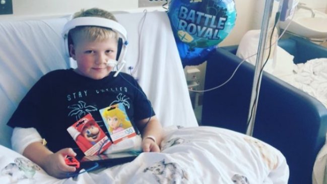 Niño que tuvo tos y problemas respiratorios durante cinco años por un juguete de plástico atrapado en su garganta