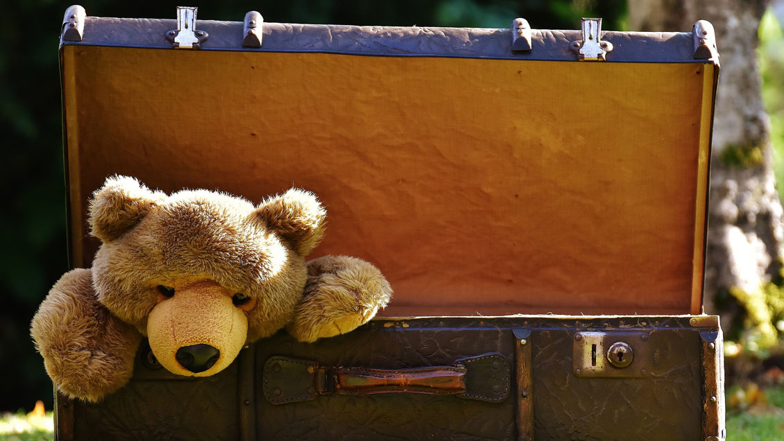 Horrorizante: Dos niños muertos fueron encontrados dentro de maletas subastadas