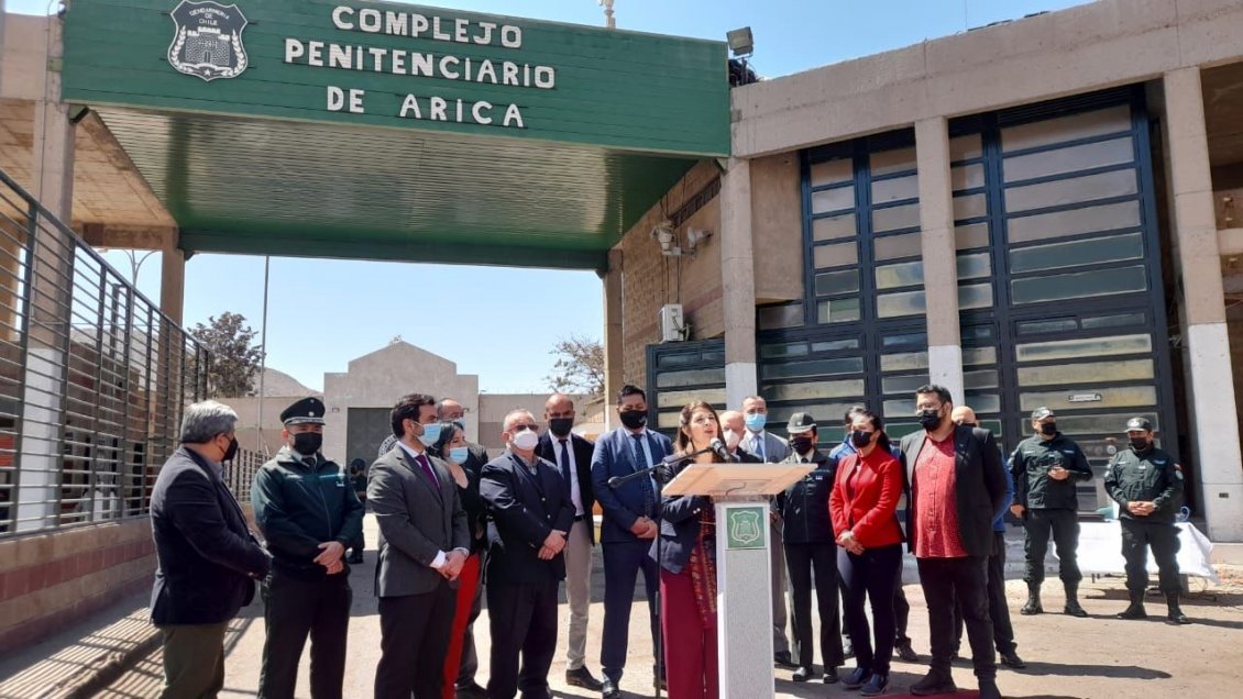 Ministra de Justicia anunció mayores recursos y dotación de personal para cárcel de Arica