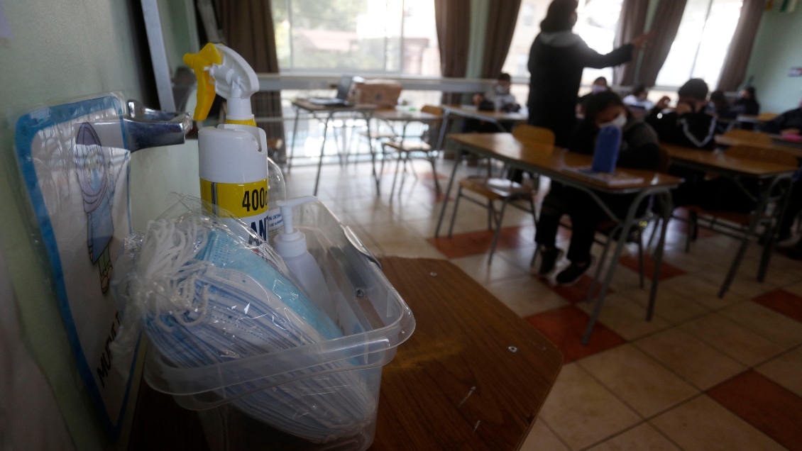 Escolares de Perú podrán prescindir de mascarillas después de dos años
