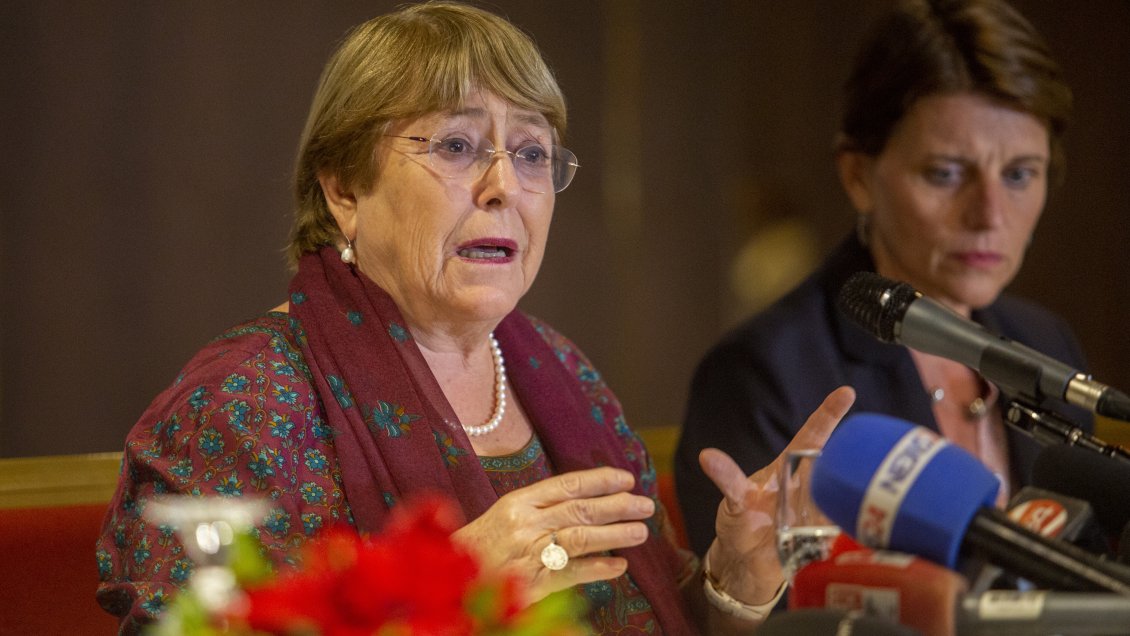 Michelle Bachelet se reunió en Ginebra con la esposa de Julian Assange