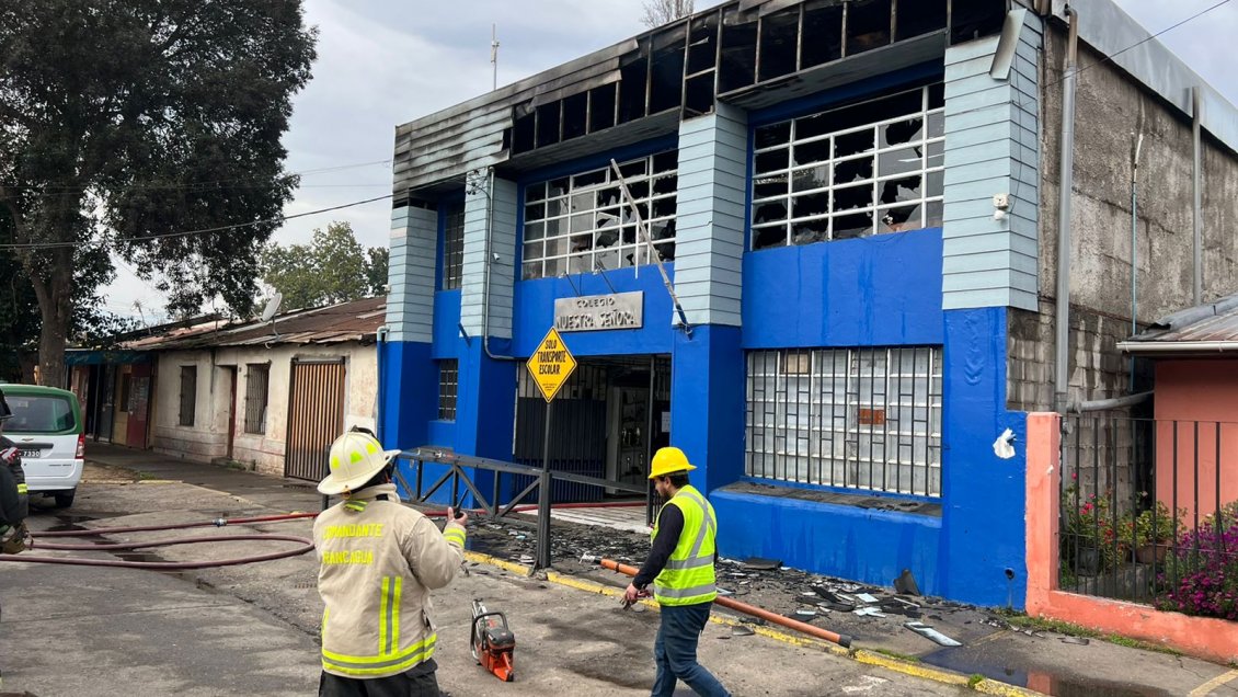 Incendio afectó al colegio Nuestra Señora de Graneros: 400 personas fueron evacuadas