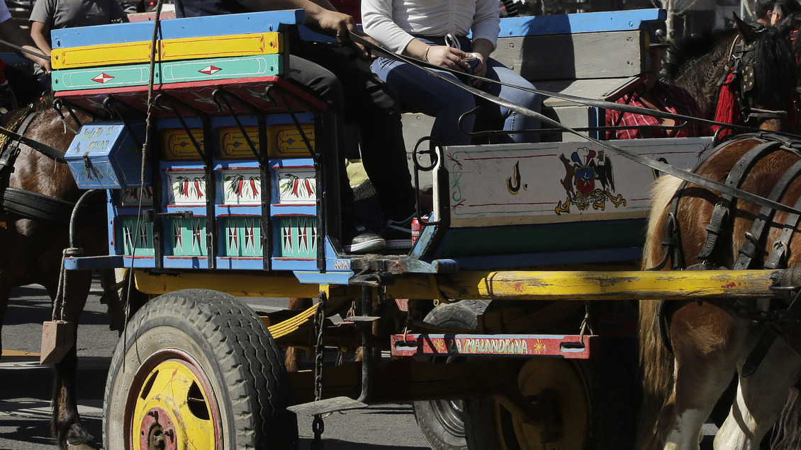 Gobierno se querellará por atropello de carreta a ciclistas en la Alameda