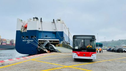   Comenzó el arribo de los buses eléctricos que duplicarán la flota en Santiago 