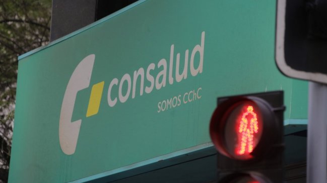 Isapre Consalud se querelló contra 50 profesionales por falsificación de licencias médicas