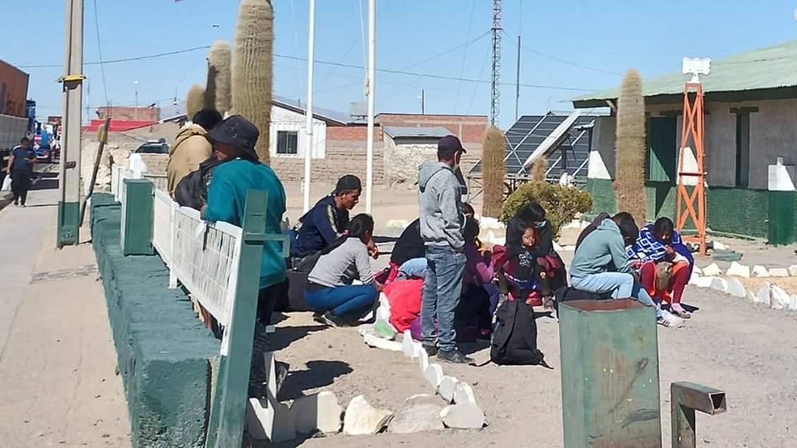 Colchane: Carabineros interceptó dos buses con migrantes irregulares