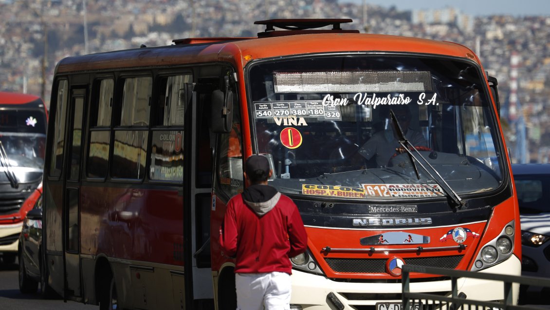 Transportes dice que el domingo habrá 1.500 buses en el Gran Valparaíso: Gremio no lo garantiza