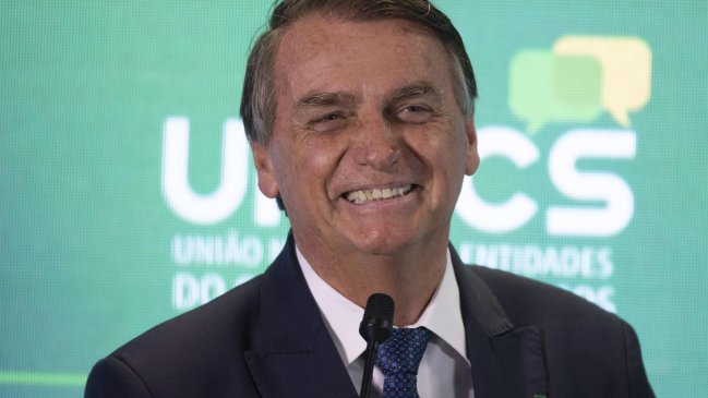   Bolsonaro insiste en sus críticas a Boric: 